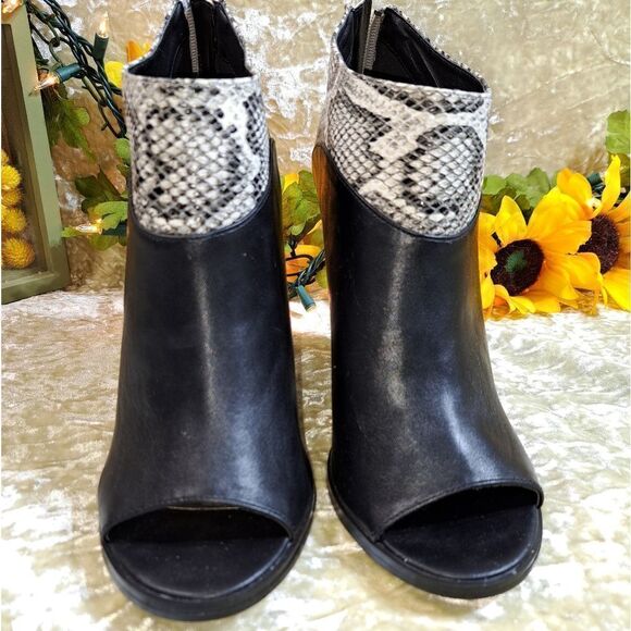 Michael Antonio Peep Toe Boot NEW WITH DUSTBAG NO BOX - Picture 2 of 11